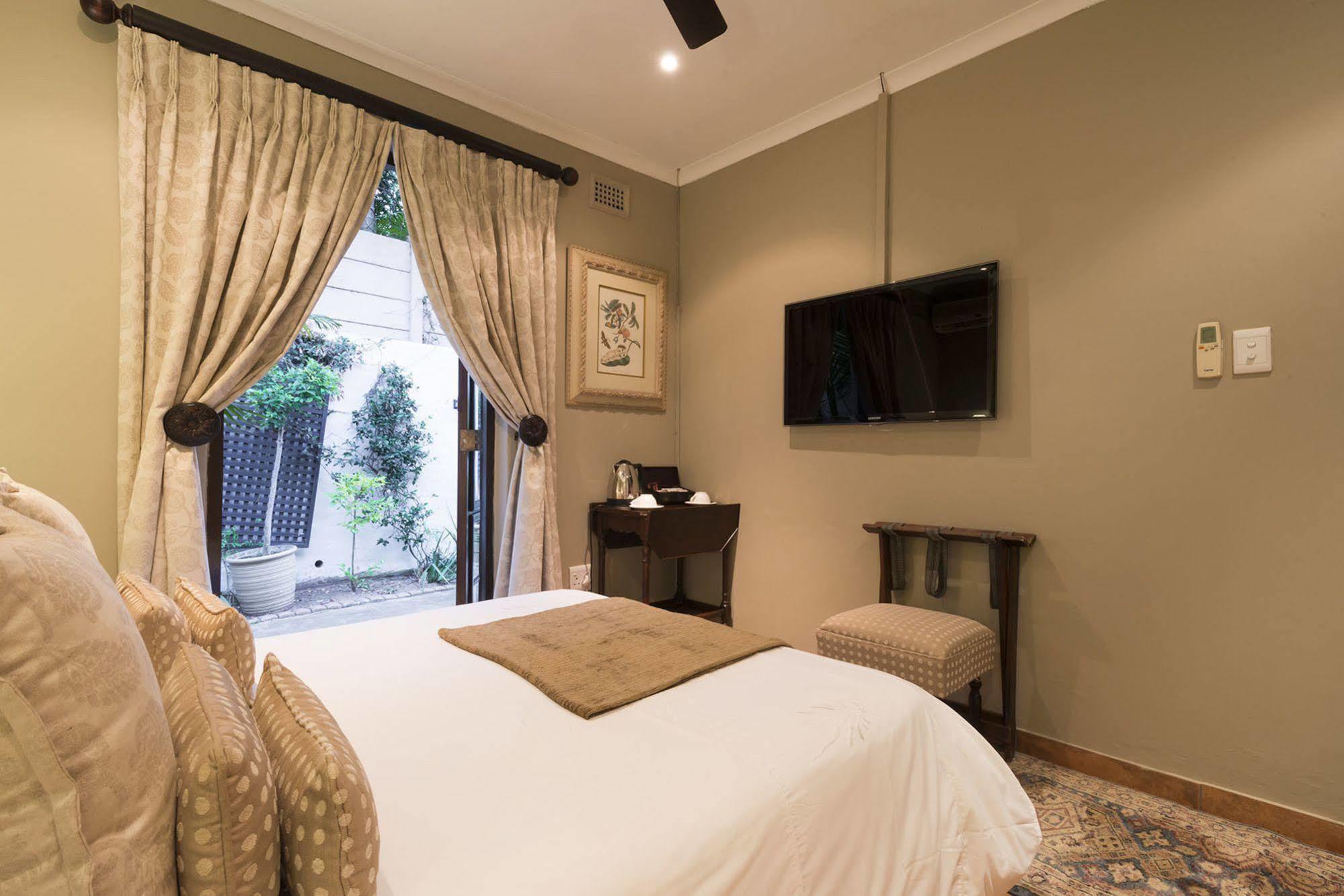 Five Burnham Guest House Durban Esterno foto